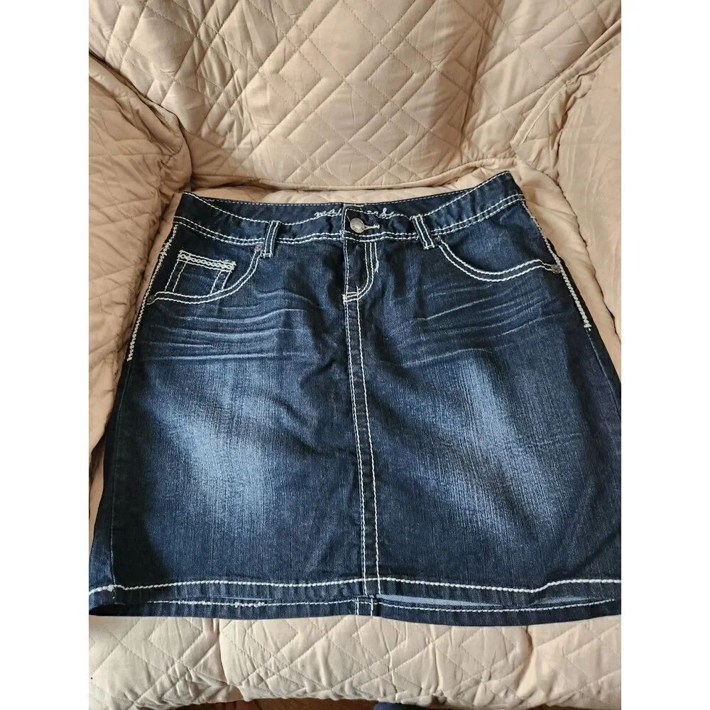 NWOT Maurices 9/10 denim skirt